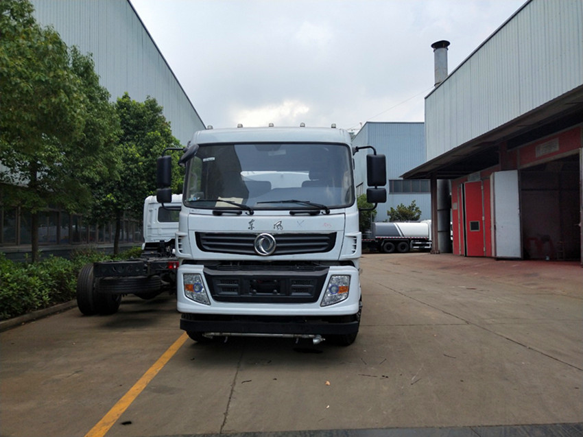 東風(fēng)20噸灑水車(chē)-東風(fēng)隨轉(zhuǎn)20立方灑水車(chē)