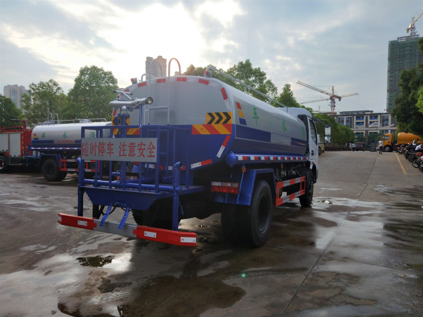 8噸灑水車價格-東風多利卡8立方灑水車價格報價