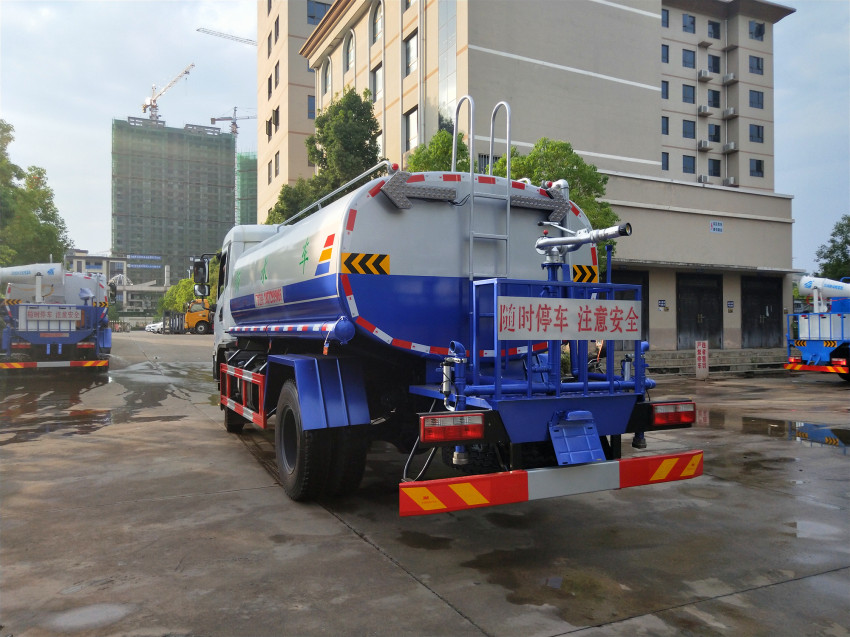 12噸灑水車價格-東風(fēng)12立方灑水車價格報價