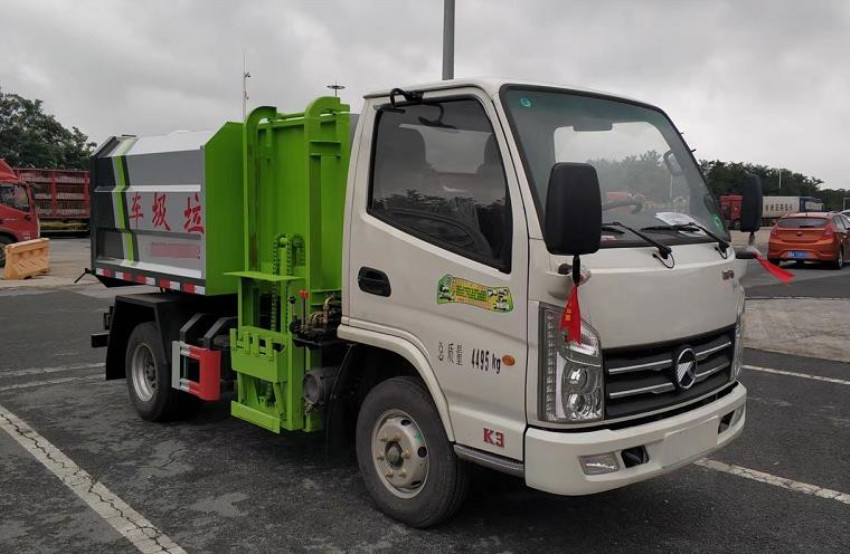 凱馬4方掛桶式垃圾車-4方掛桶式垃圾車價(jià)格報(bào)價(jià)
