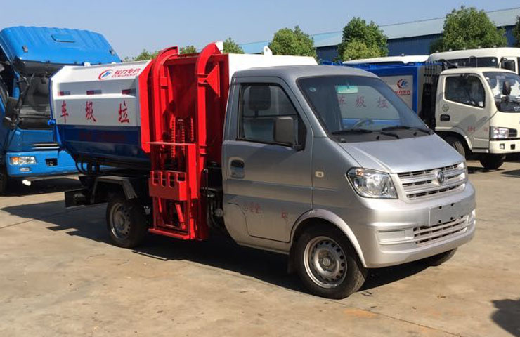 東風(fēng)小康3方掛桶式垃圾車-3方掛桶式垃圾車