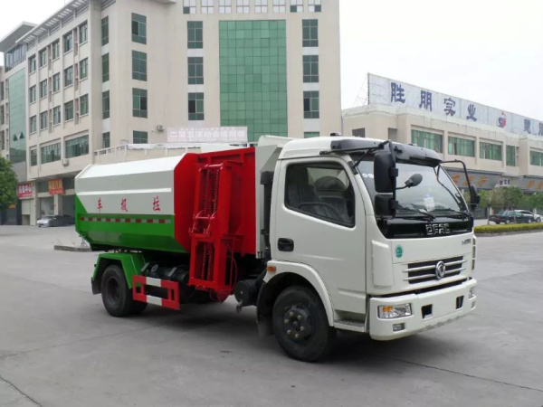 東風(fēng)大多利卡8方掛桶垃圾車-8方掛桶垃圾車