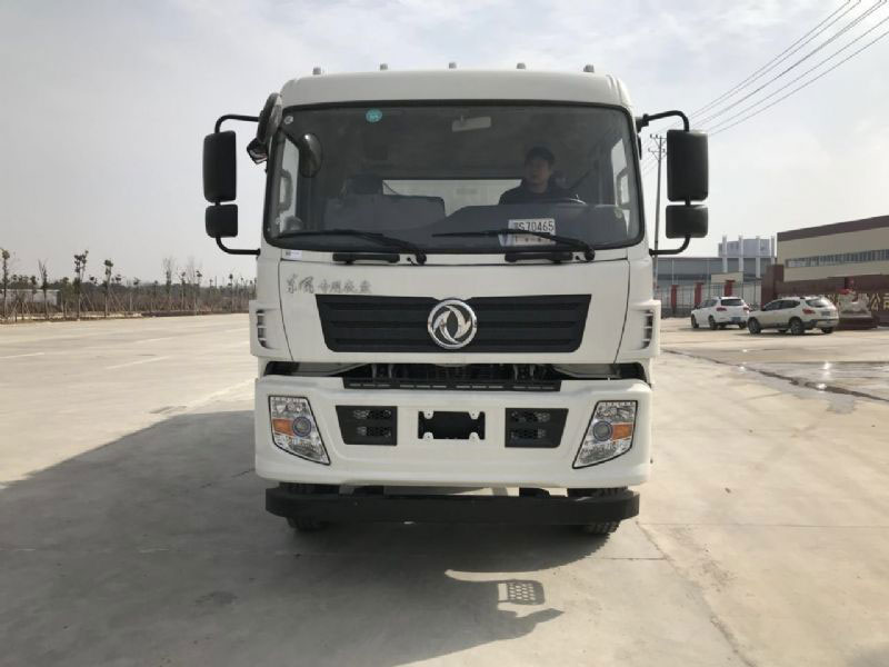 東風(fēng)專底12方掛桶式垃圾車-12方掛桶式垃圾車