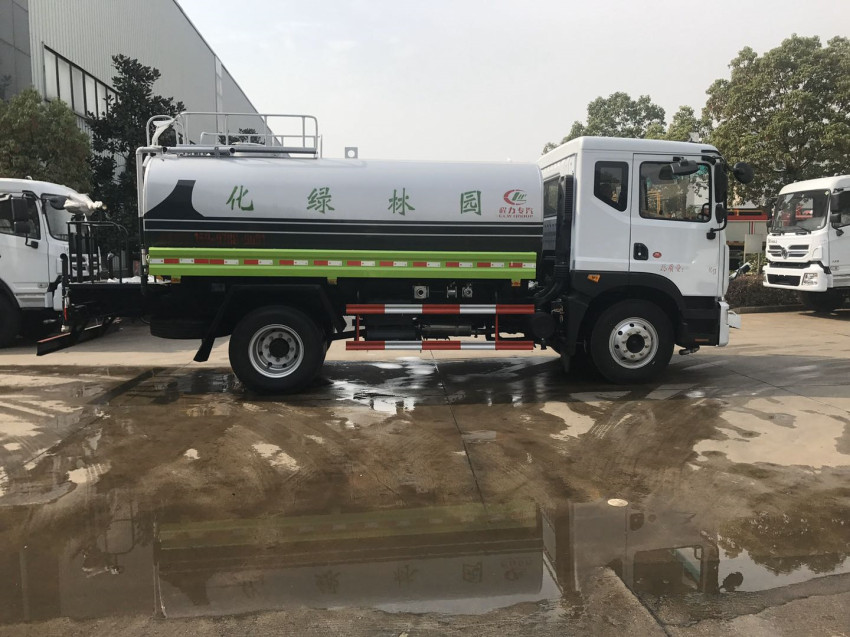 12噸灑水車
