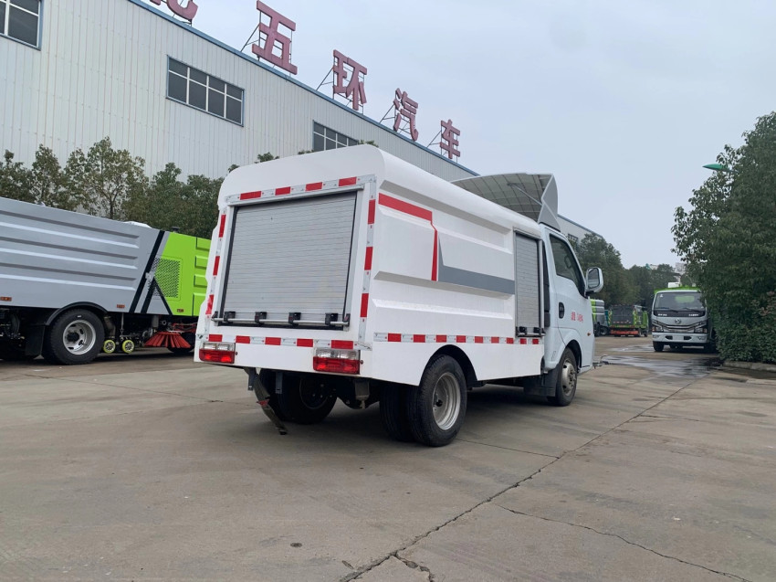 東風小型高壓清洗車-東風小型人行道灑水車