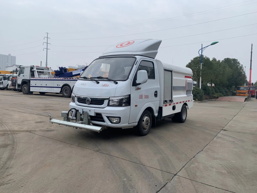東風小型高壓清洗車-東風小型人行道灑水車