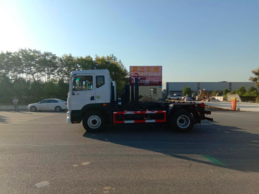 東風(fēng)D9勾臂式垃圾車-垃圾車-東風(fēng)D9勾臂式垃圾車廠家直銷