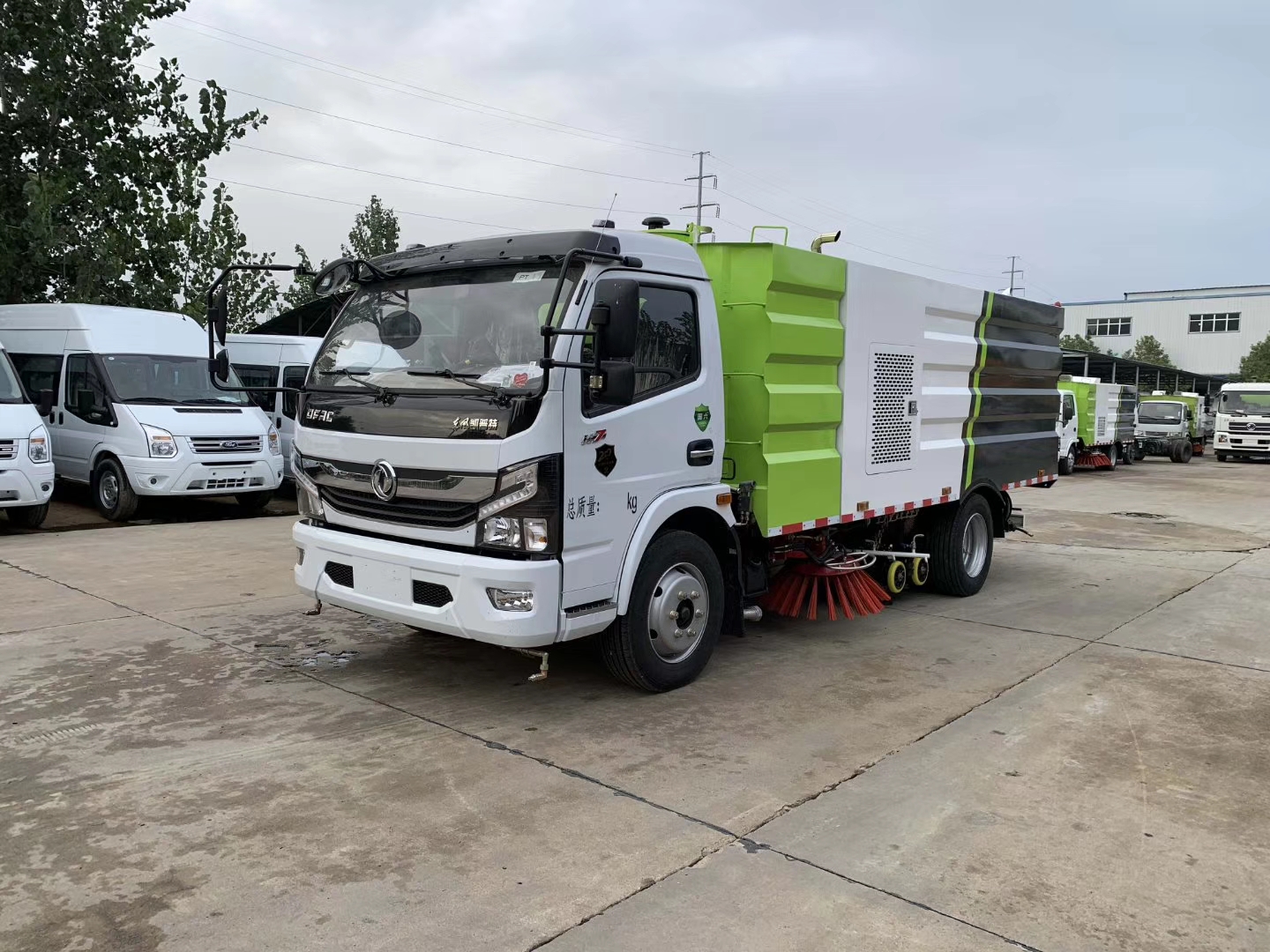 國六東風(fēng)5.5方掃路車-國六東風(fēng)5.5方掃路車廠家-程力掃路車廠家銷售