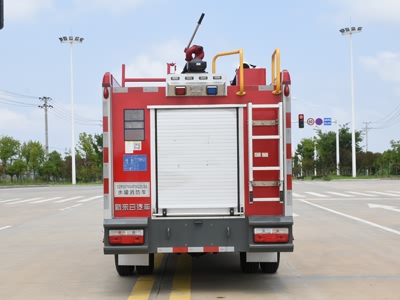 新東日牌YZR5070GXFSG20/E6型水罐消防車