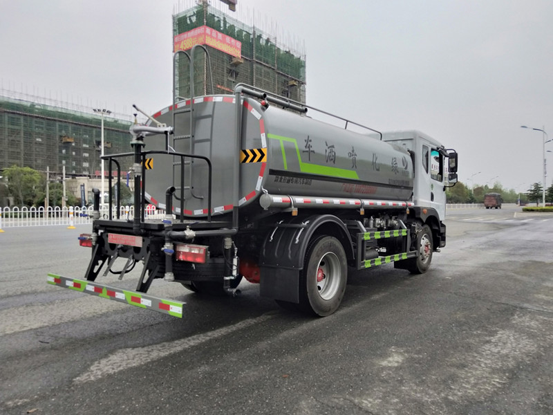 東風(fēng) D9 14.4 方灑水車產(chǎn)品介紹