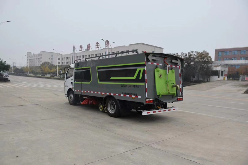 東風(fēng)環(huán)衛(wèi)清掃灑水車-東風(fēng)福瑞卡洗掃車-湖北盈通
